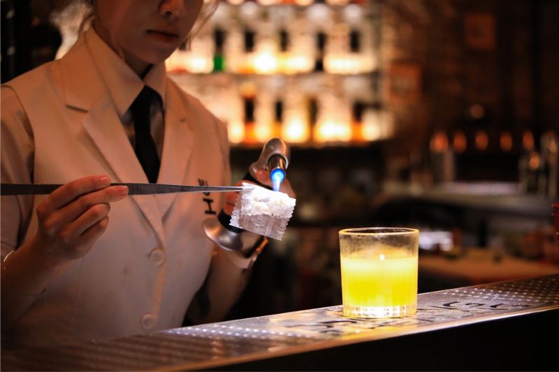 Nghề Bartender có thu nhập khá cao tại Trung Quốc